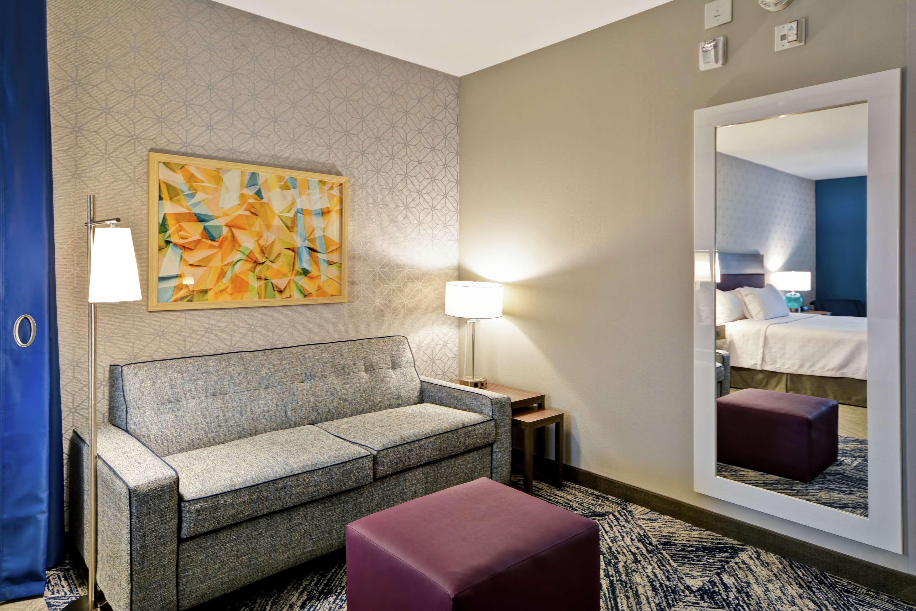 Hotel Home2 Legacy West